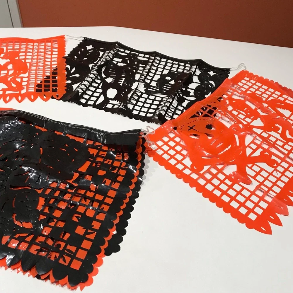 ☀️☀️8 Plastic Day of the Dead Theme String Connected Banners, 19”x 13” ea…